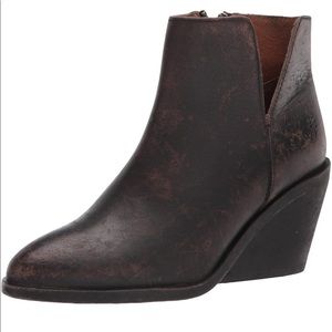 Frye Serena Cutout Bootie - Distressed Black - Size 9.5